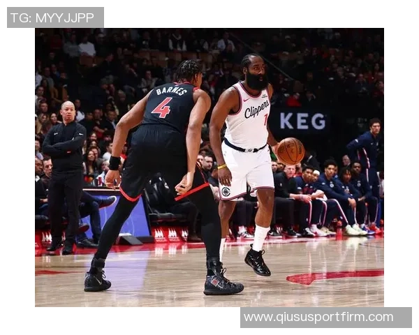 哈登首节狂砍15分全场高效13投10中轻松拿下31分4篮板6助攻2盖帽