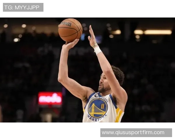 克莱汤普森状态低迷9投仅3中三分球命中率惨淡仅1中6