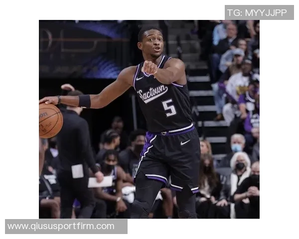 福克斯表现出色20投10中砍下全场最高26分助球队赢得胜利